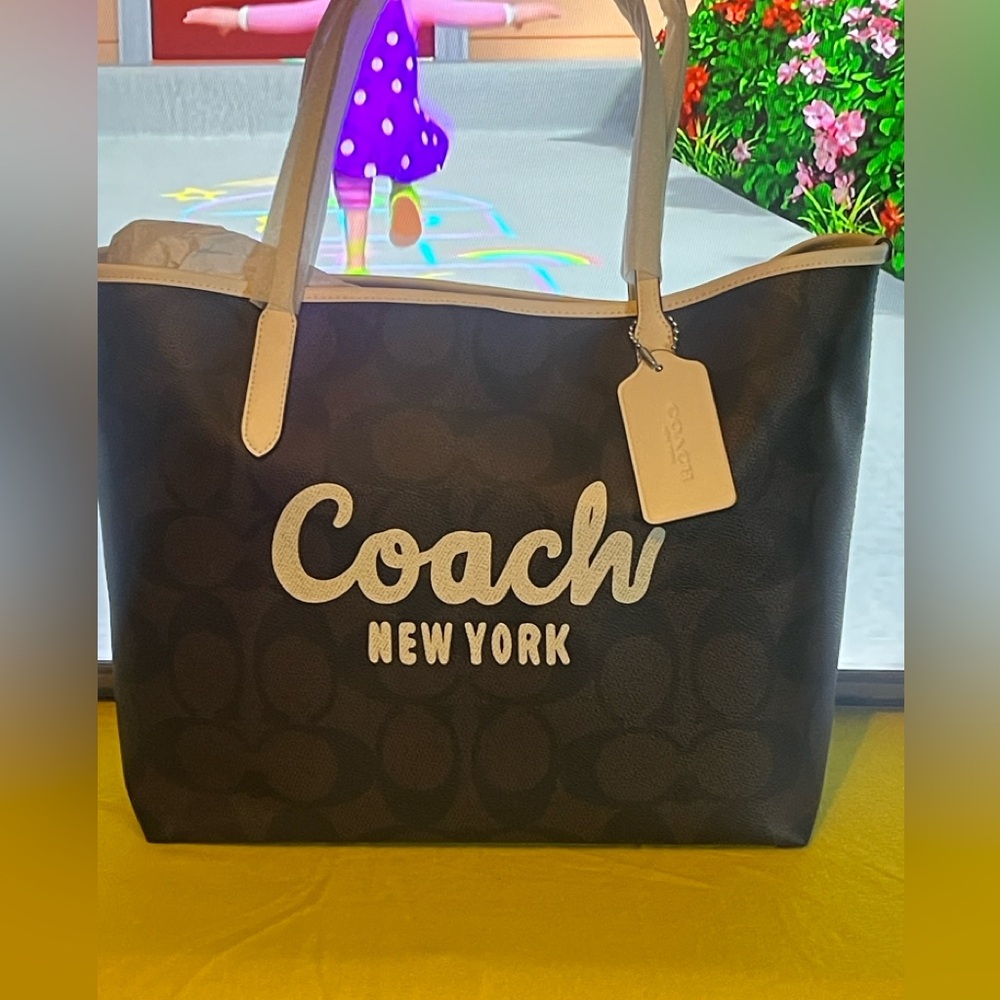 Coach City Tote Bag With Coach Logo NWT - Picture 8 of 14